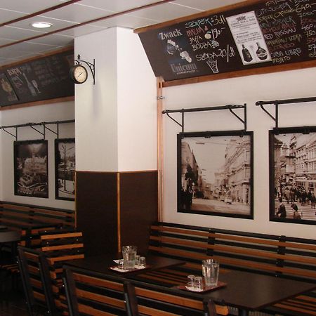 Bed and Breakfast Promenade Panzio Miskolc Esterno foto