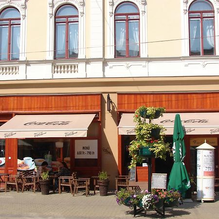 Bed and Breakfast Promenade Panzio Miskolc Esterno foto