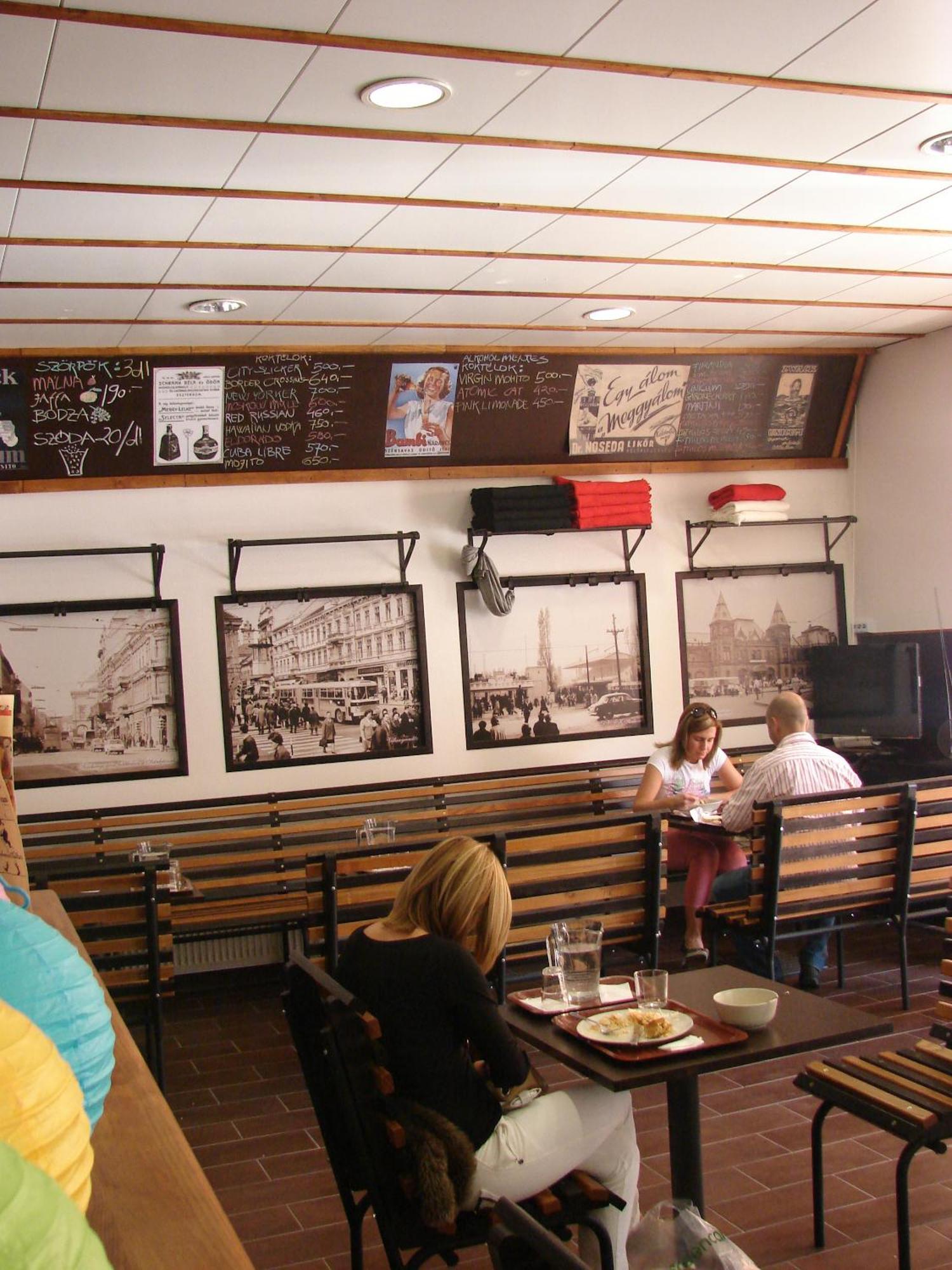 Bed and Breakfast Promenade Panzio Miskolc Esterno foto