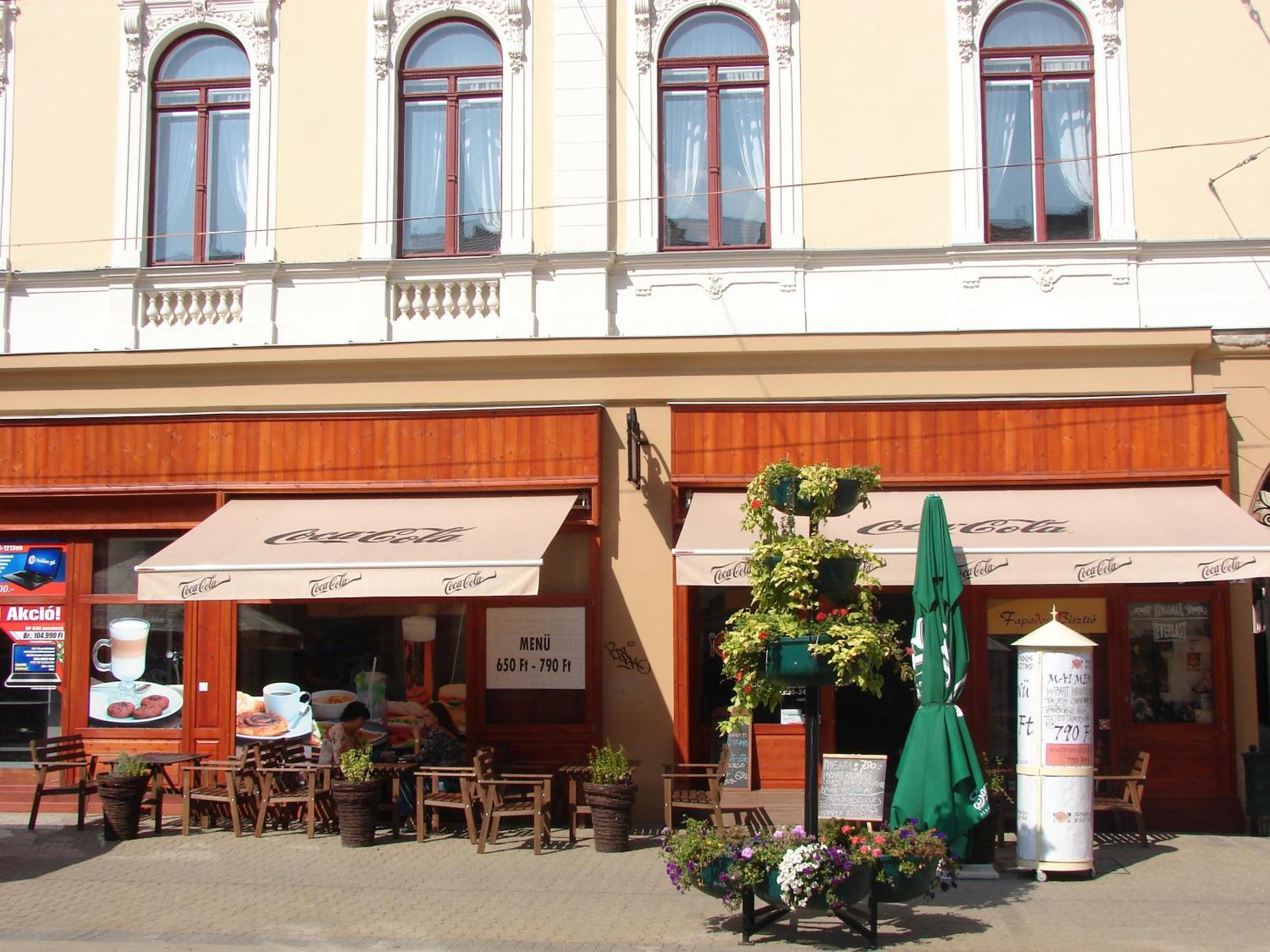 Bed and Breakfast Promenade Panzio Miskolc Esterno foto
