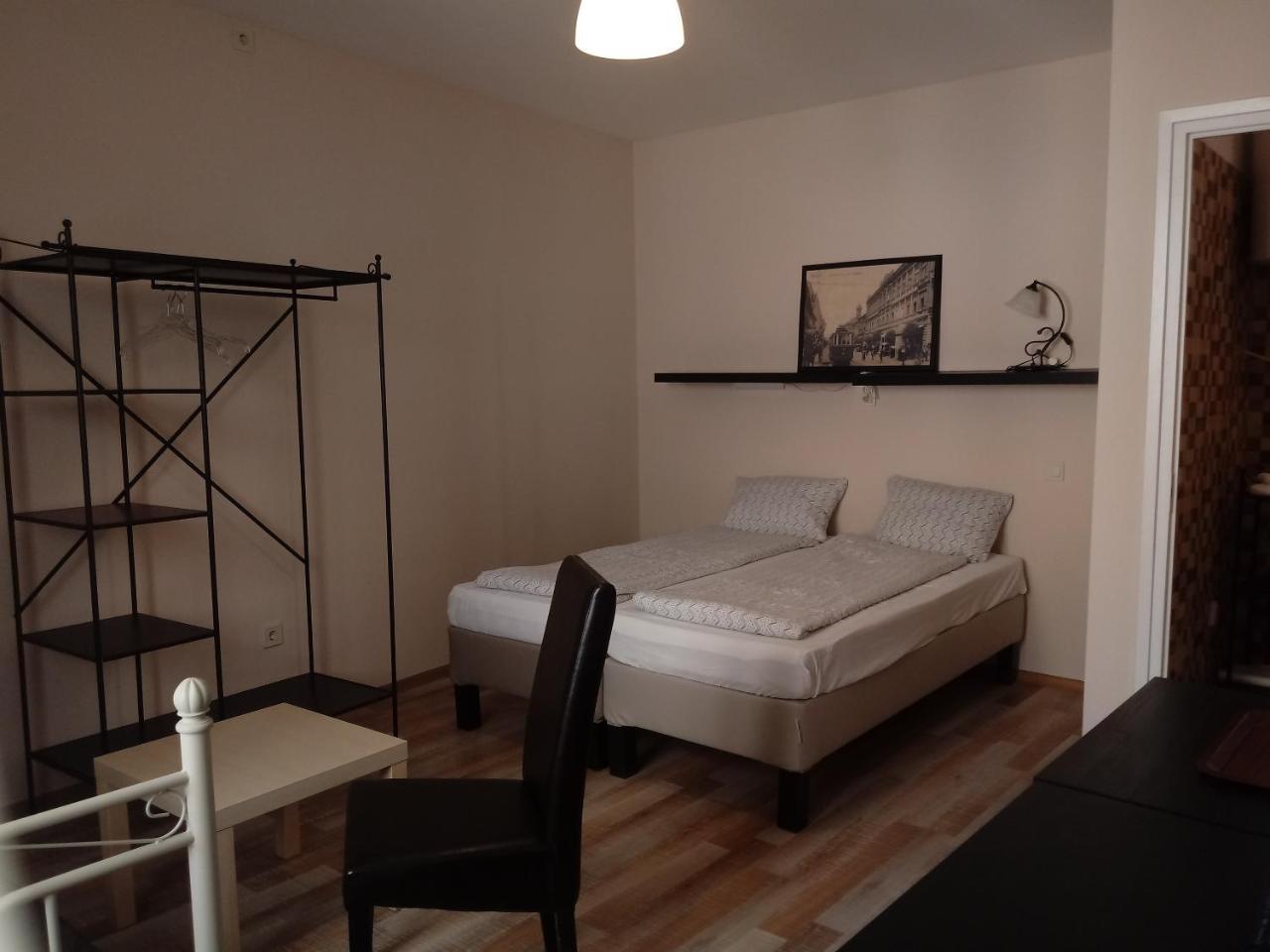 Bed and Breakfast Promenade Panzio Miskolc Esterno foto