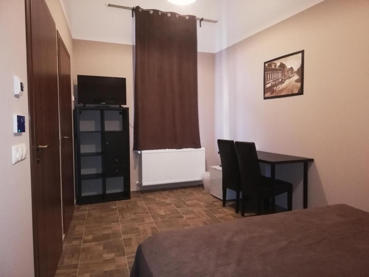 Bed and Breakfast Promenade Panzio Miskolc Esterno foto