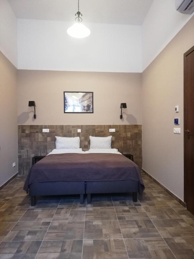 Bed and Breakfast Promenade Panzio Miskolc Esterno foto