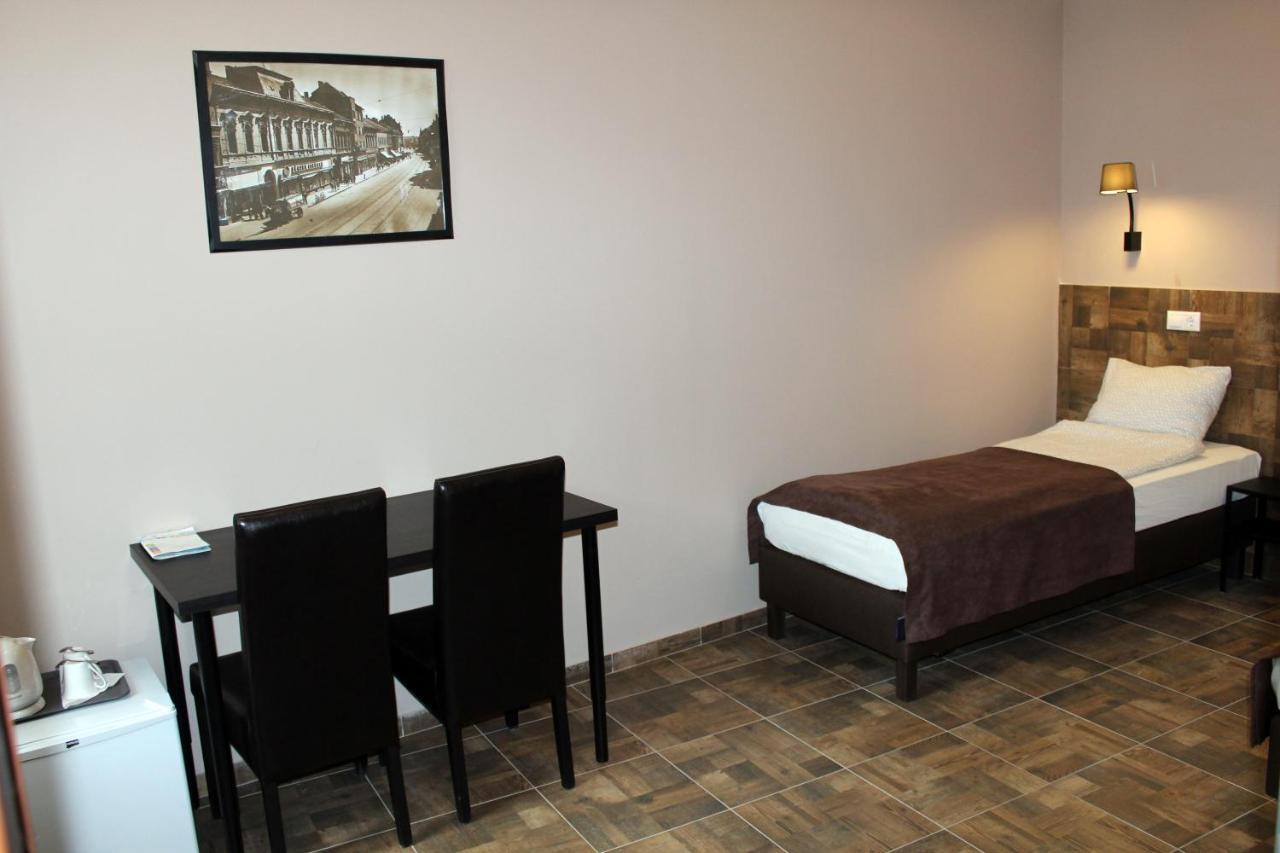 Bed and Breakfast Promenade Panzio Miskolc Esterno foto
