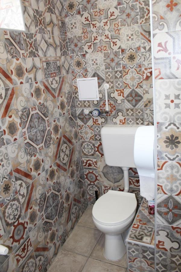 Bed and Breakfast Promenade Panzio Miskolc Esterno foto