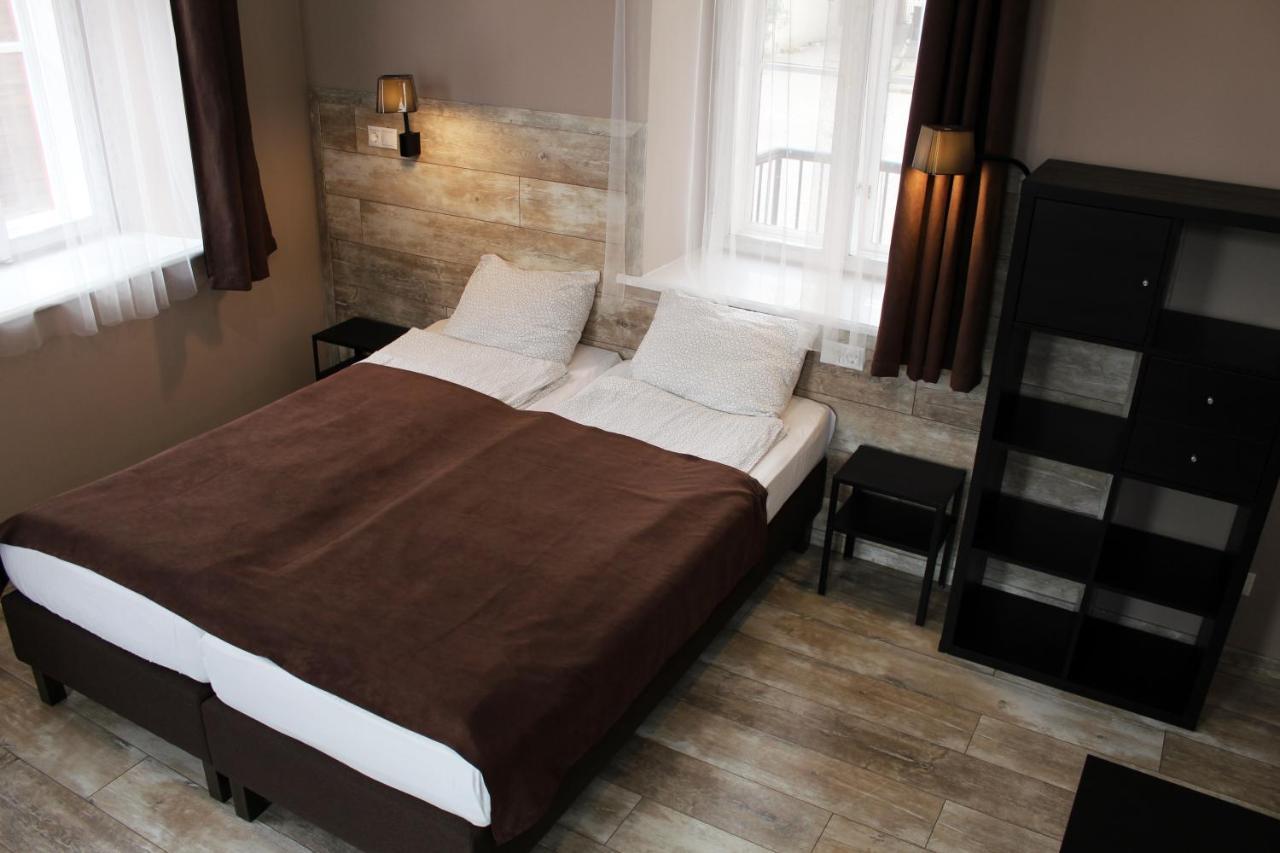 Bed and Breakfast Promenade Panzio Miskolc Esterno foto
