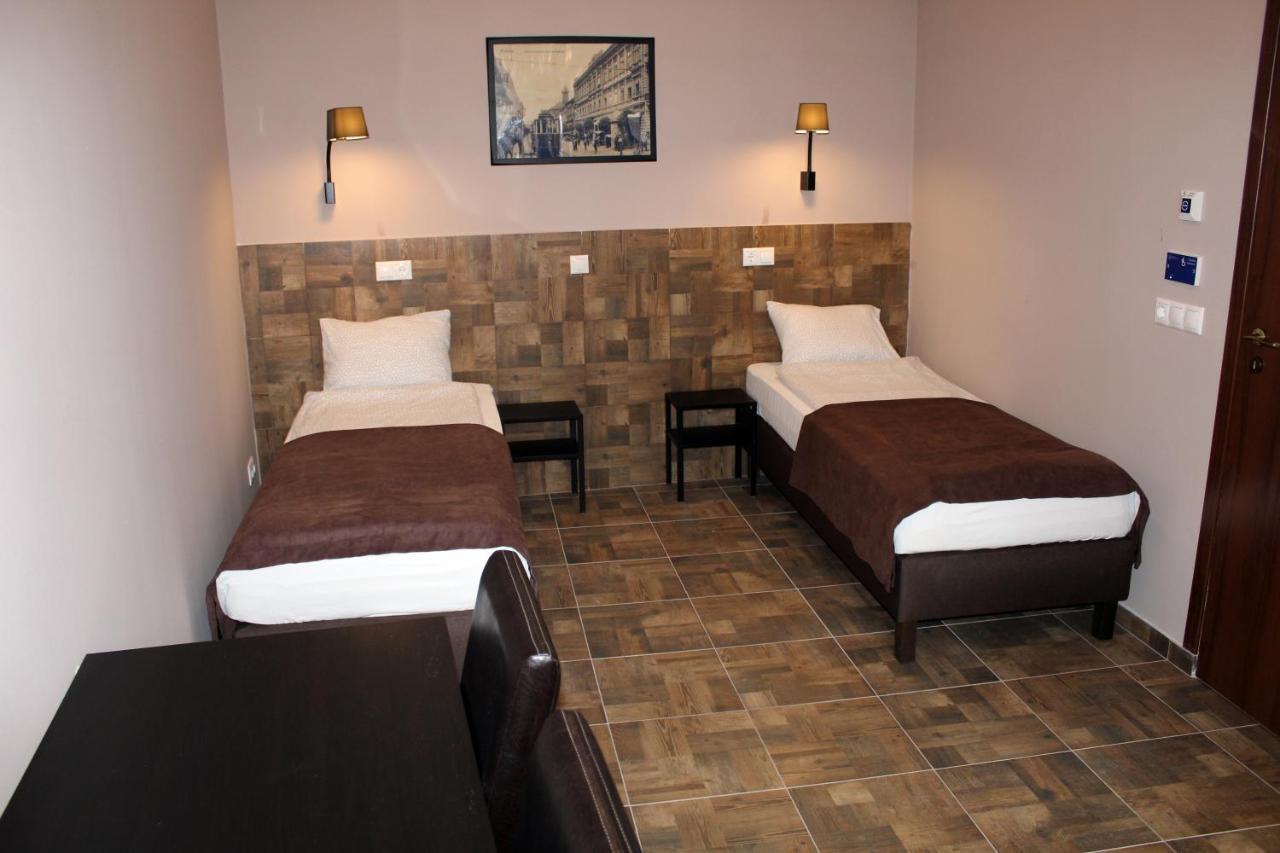 Bed and Breakfast Promenade Panzio Miskolc Esterno foto