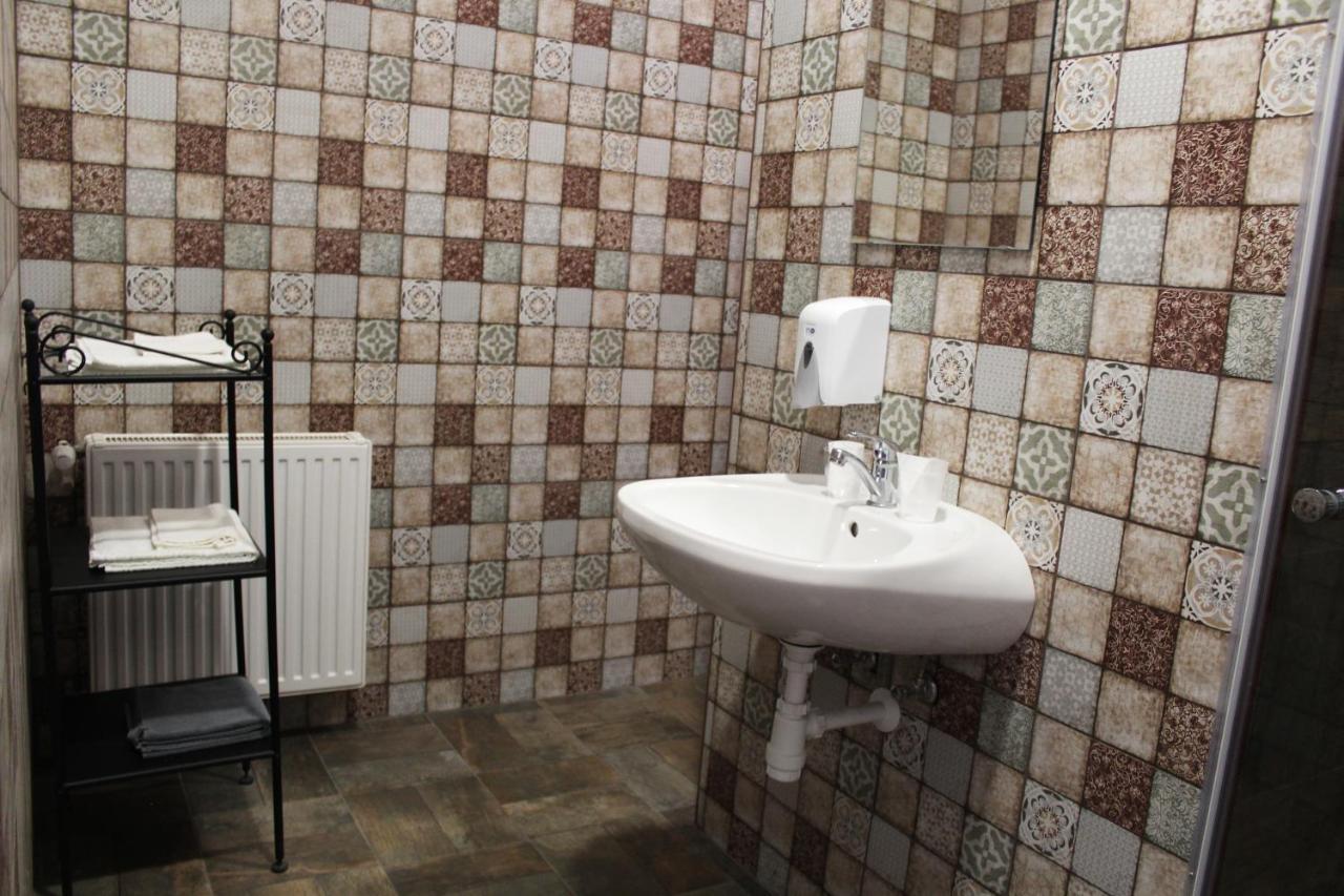 Bed and Breakfast Promenade Panzio Miskolc Esterno foto