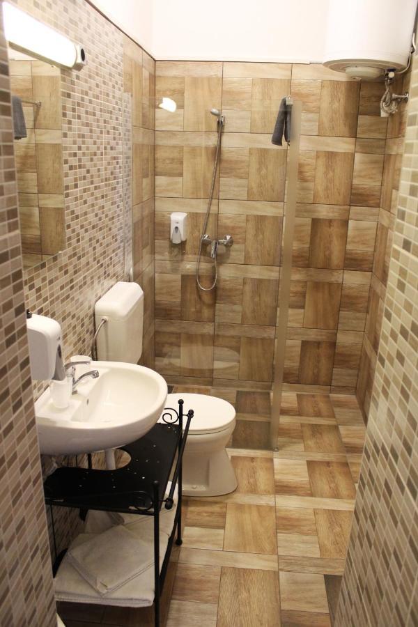 Bed and Breakfast Promenade Panzio Miskolc Esterno foto